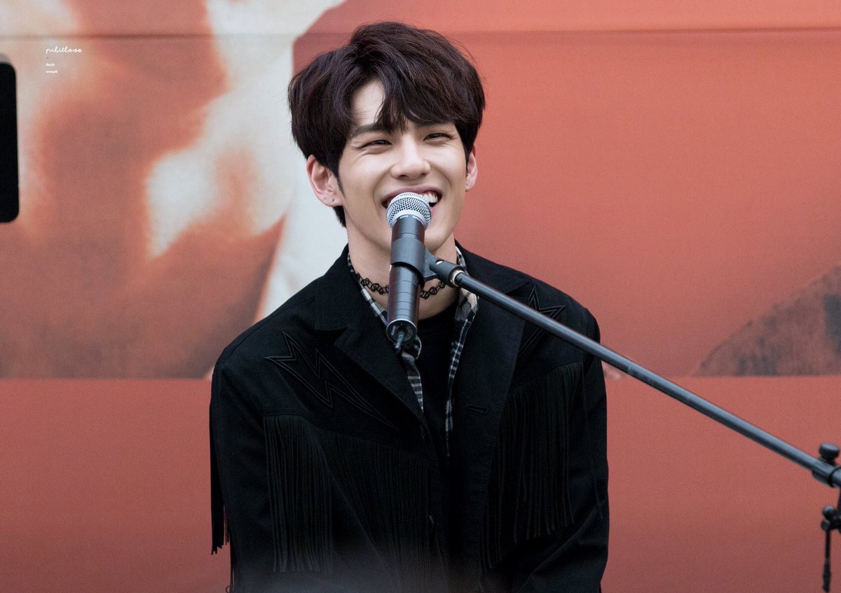 archivewonpil's tweet photo. https://t.co/AZXYrzQekq