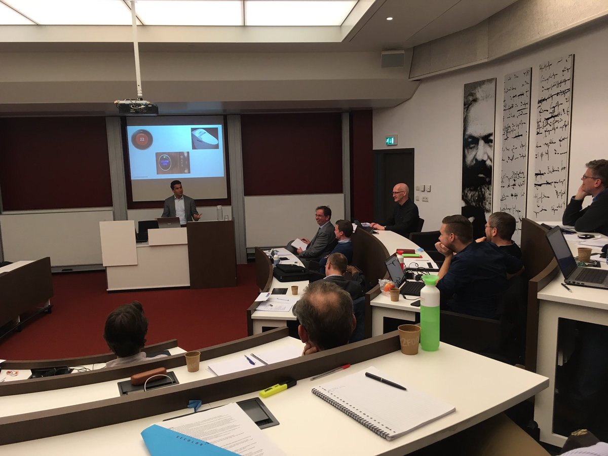 ZijlstraCenter's tweet image. Gastspreker Pouya Zarbanoui bij college Management &amp;amp; Financial Accounting over #dataanalytics en #bigdata id publieke sector #publiccontrol