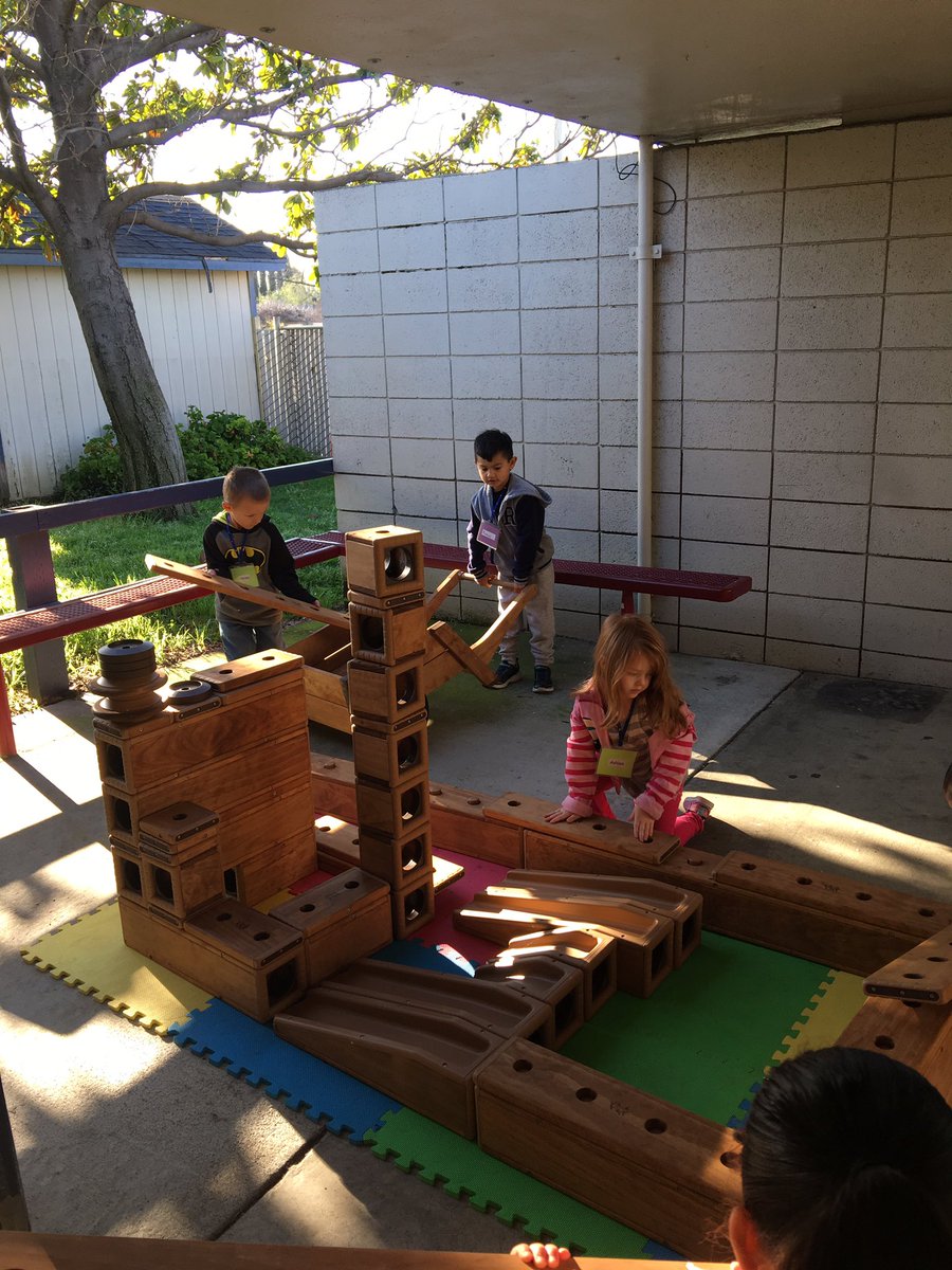 FSUSDEarlyLearn's tweet photo. Exploring, collaborating, communicating all outside on this lovely day @FairfieldSuisun @FSASPrincipal Preschool https://t.co/QcyLK2xb1e