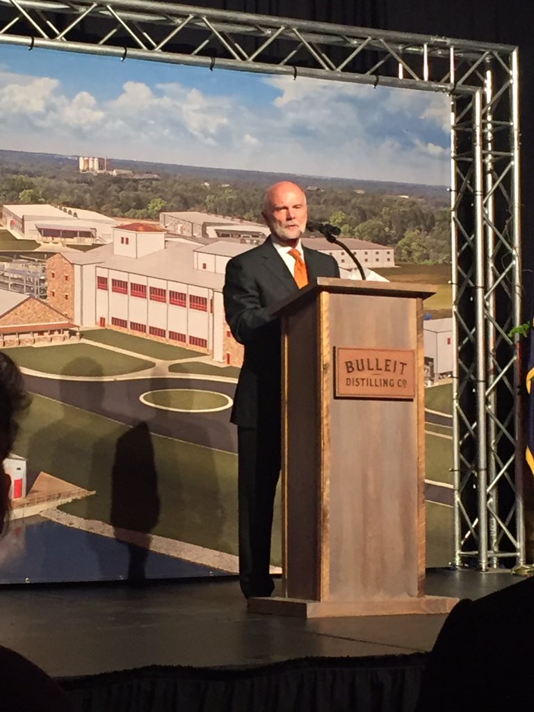 Ash_SenNews's tweet photo. Tom Bulleit speaks prior to the ribbon cutting ceremony at Bulleit Bourbon's distillery in Shelby County. https://t.co/bINxGKksHF