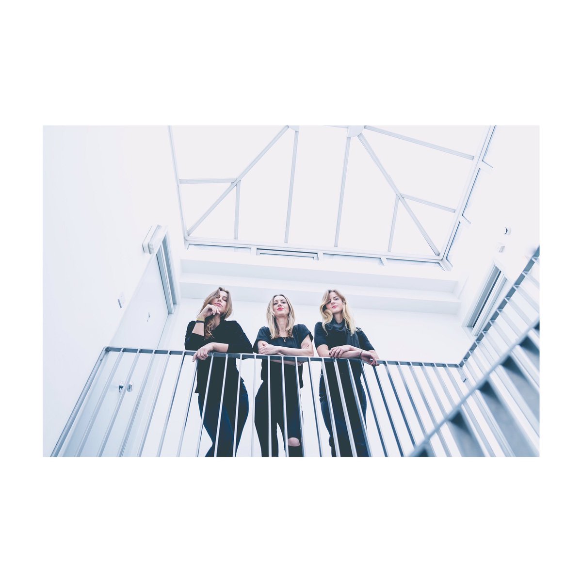 agnemonti's tweet photo. When women support each other, incredible things happen! ☺️❤🙌 Co-founders of @Smartupvisuals 📸 https://t.co/CdRaCGdmvw