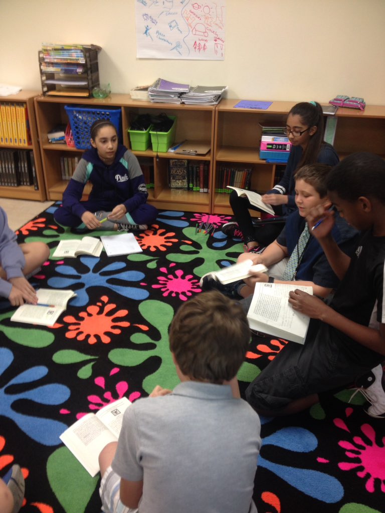 mrshammaker's tweet photo. Seminar doesn't always look the same. #SocraticSeminar #eDiscussion #StudentLedInquiry https://t.co/uIxjGlDeXG