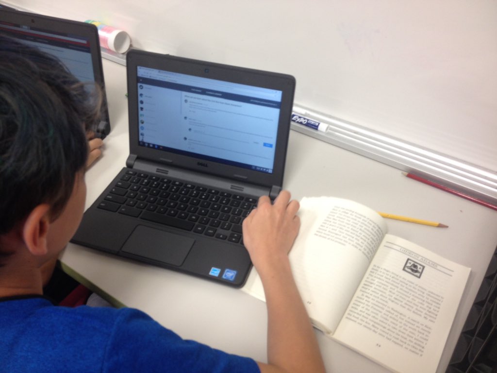 mrshammaker's tweet photo. Seminar doesn't always look the same. #SocraticSeminar #eDiscussion #StudentLedInquiry https://t.co/uIxjGlDeXG