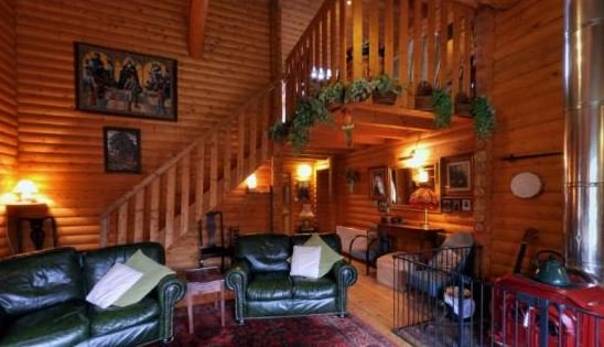 TheHolidayCots's tweet photo. 22nd-29th #April still #available at #TheLogs. #Book this #Norwegian #loghouse for a #relaxing #break in #Scotland.
https://t.co/47dBSma6c0 https://t.co/R8kRyLAXKR