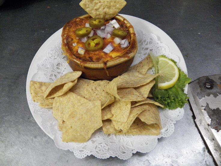 BridgeTenderInn's tweet photo. Cooler days call for warm comfort food! Black Bean Soup, spicy Chili are THE best!  #bridgetender #bradentonbeach #bestclamchowder https://t.co/sxiUEcsGfV