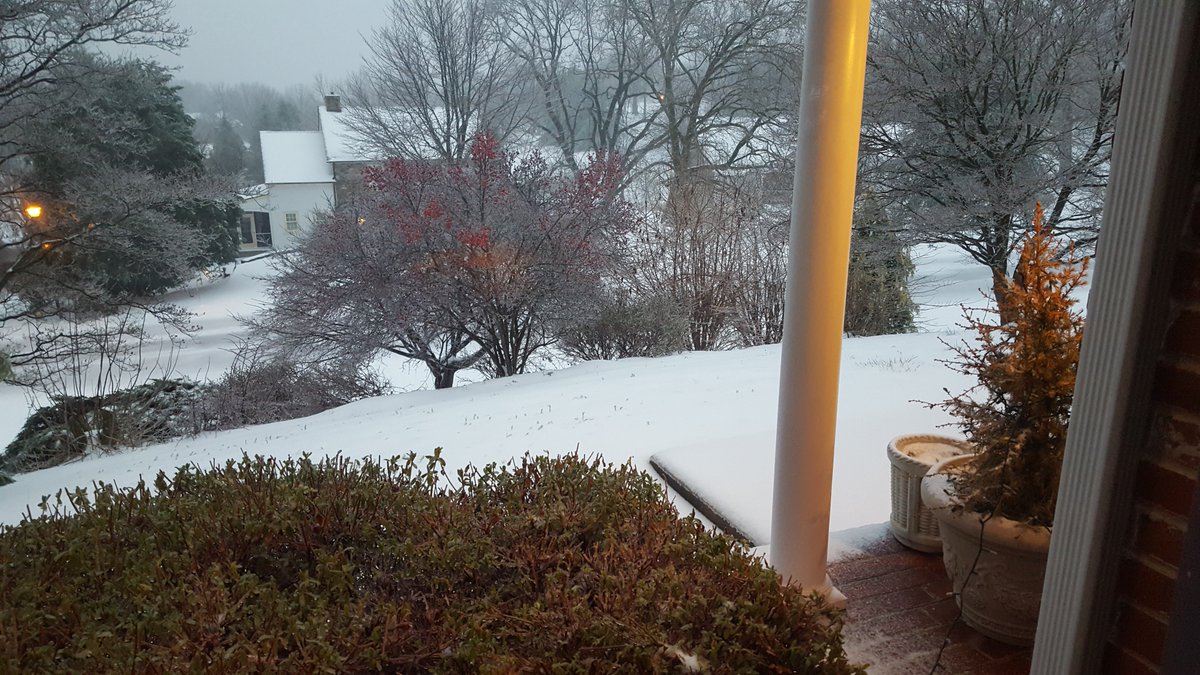 MathIsLimitless's tweet photo. If 10 inches of snow are forecasted and we get 4 inches, what is the %decrease, expected to delivered? #snowDE #SnowMath #SATMath #Stella https://t.co/HAwEySlhCk