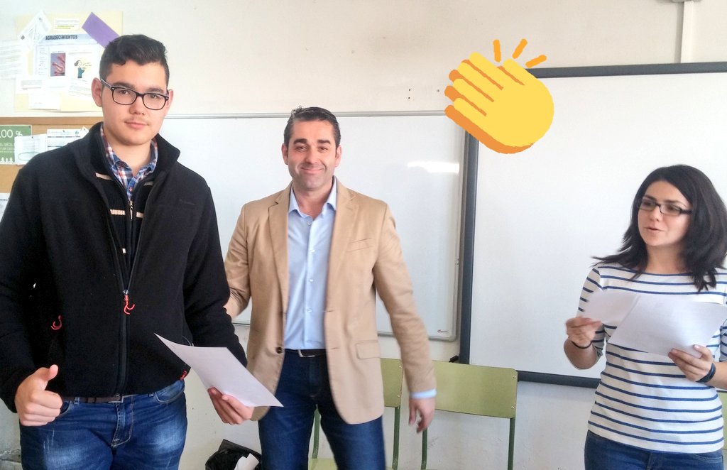 CEPA_Getafe's tweet photo. El viernes finalizaron los proyectos de #FPB. Gracias al director de #ticsconcorazon por venir a entregar los certificados! https://t.co/G4iwjpj8i2