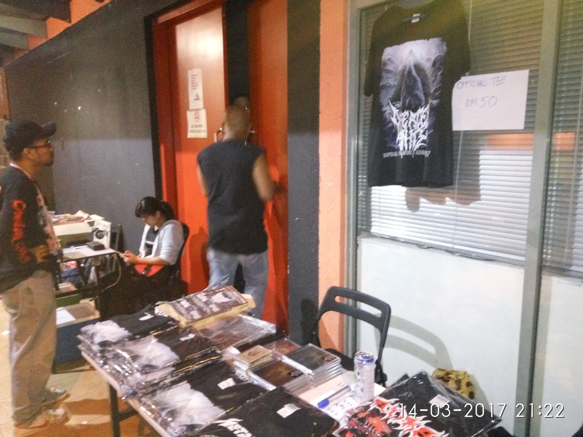 woemetalradio's tweet photo. DEFEATED SANITY live Ayo merapat! @DEFILEDJAPAN @farasuofficial @twt_metal_my @twt_muzik @twt_gig @Jasad_bdm @kaluman_dm @PROSATANICA_DM https://t.co/3kWEtJw6Mg