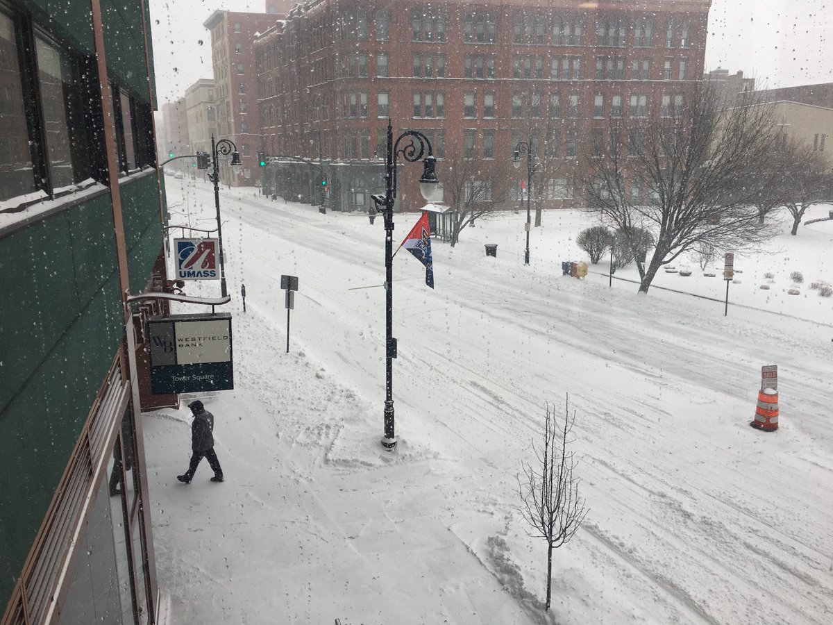 UMassSpfld's tweet photo. Snow can't stop this conference! @ICI_Portland #umasscenteratspringfieldrocks @UMassSpfld @UMassAmherst #outsidevsinside https://t.co/5esmB8K76C