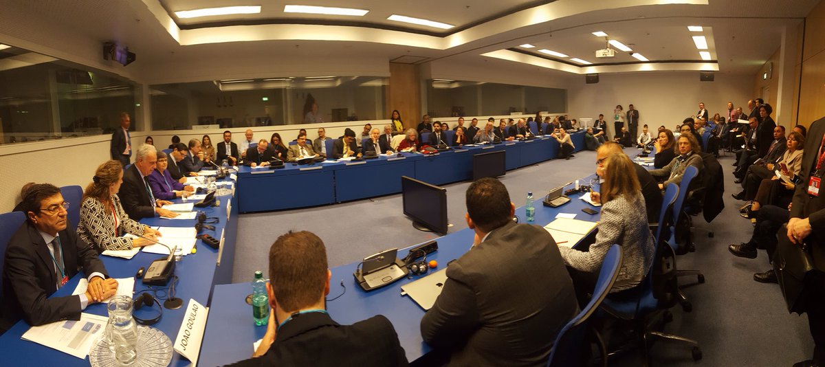 SteveTransform's tweet photo. Great interest in the #CND2016 @globalcdp event on drug decrim - arguing we should remove *all* penalties for personal posession and use https://t.co/IttojzX3GZ