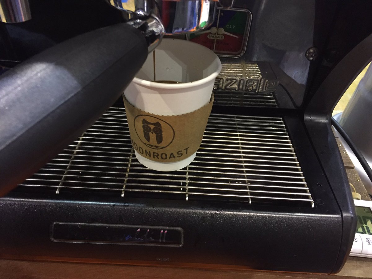 HampshireFare's tweet image. Another decent coffee? Great taste awarded @MoonRoast @NewForestSpring #pensworthdairy over county Dorset today @HotelCaterShow