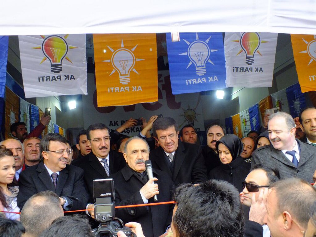 Sn bakanlarımız Nihat Zeybekci, Bülent Tüfenkci ve değerli vatandaşlarımızla Van seçim büromuzun açılışına katıldık. Hayırlı olsun.