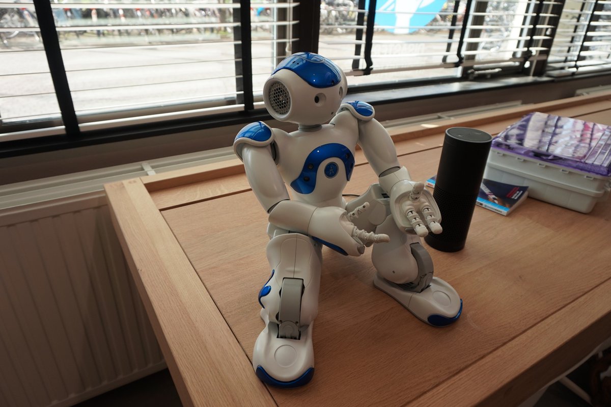 DST_Fontys's tweet photo. Today we visited @singularityunl w/ the students of the module. Quite an inspirational hub! Thank you Michael 4 the mind-triggering talk :) https://t.co/kqecmRzhxj