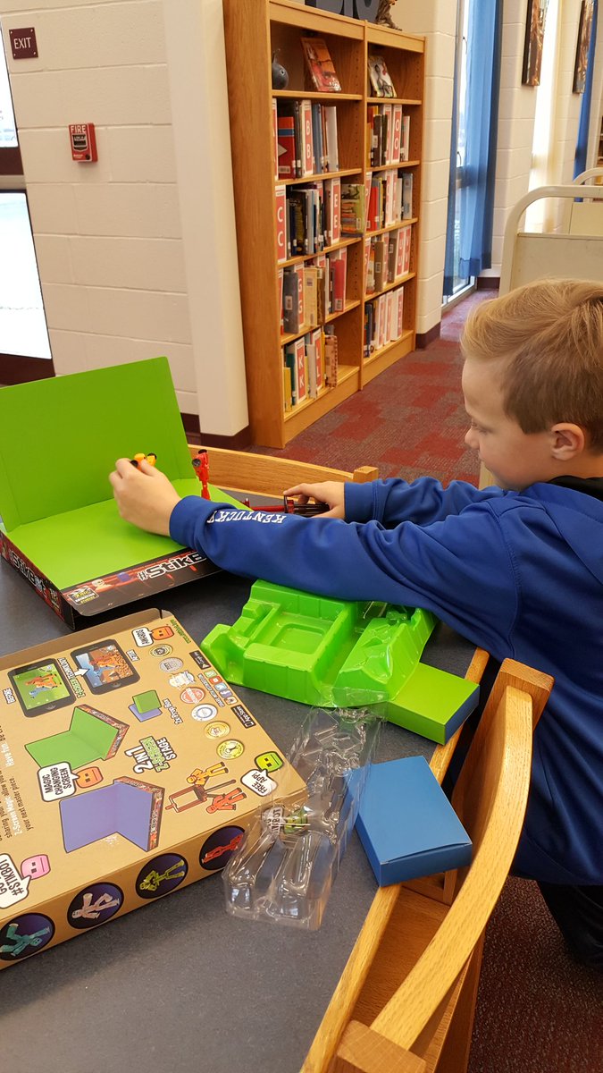 StacieLynn2000's tweet photo. Ss bringing their scripts to life with mini green screens and Stikbots. Can't wait to see their finished trailers! #lbteach #boone2020 https://t.co/ehTjsd80Ni