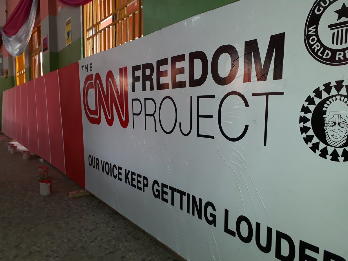 CNNAfrica's tweet photo. Queensland Academy students are trying to break the Guinness World Record for largest swatch paint #myfreedomday @Paintlagos https://t.co/r7UGcvwyDy