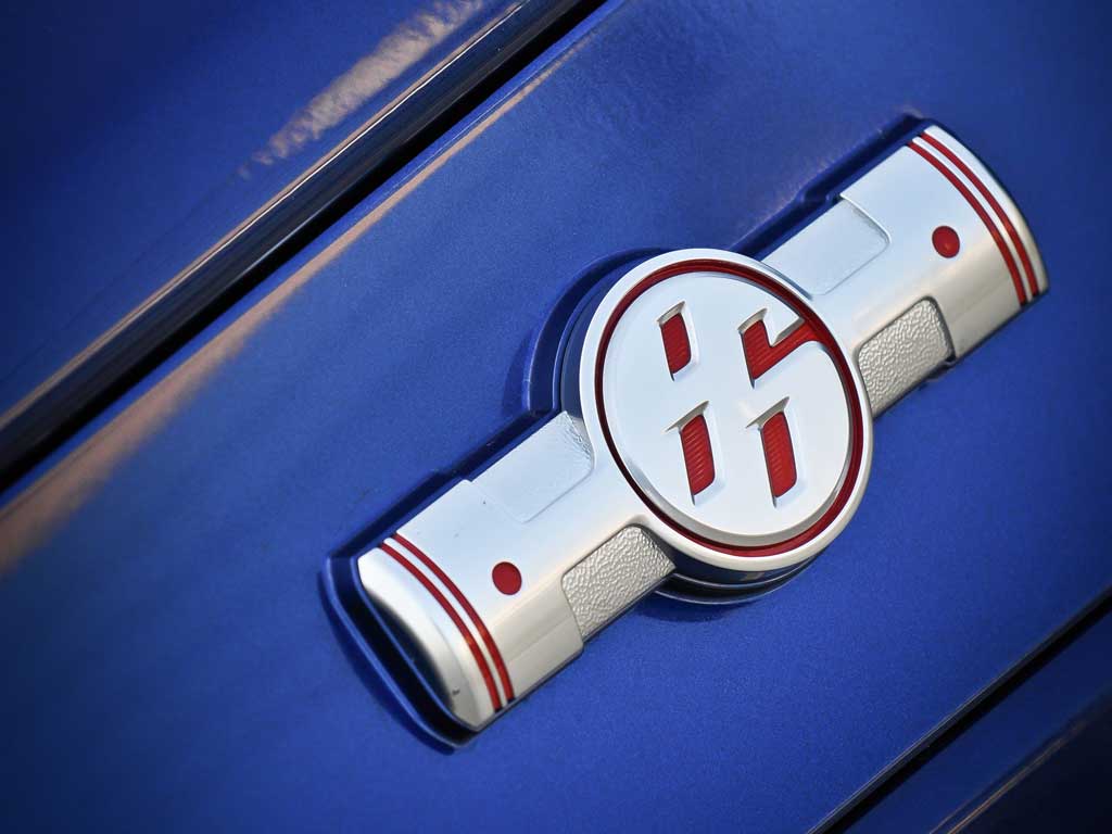 trent_dan's tweet photo. I like this facelifted GT86. Or rather did until I noticed the cool pistons/hachi roku logo has been deleted. Boo! #callthatprogress https://t.co/EYhmw99QtP