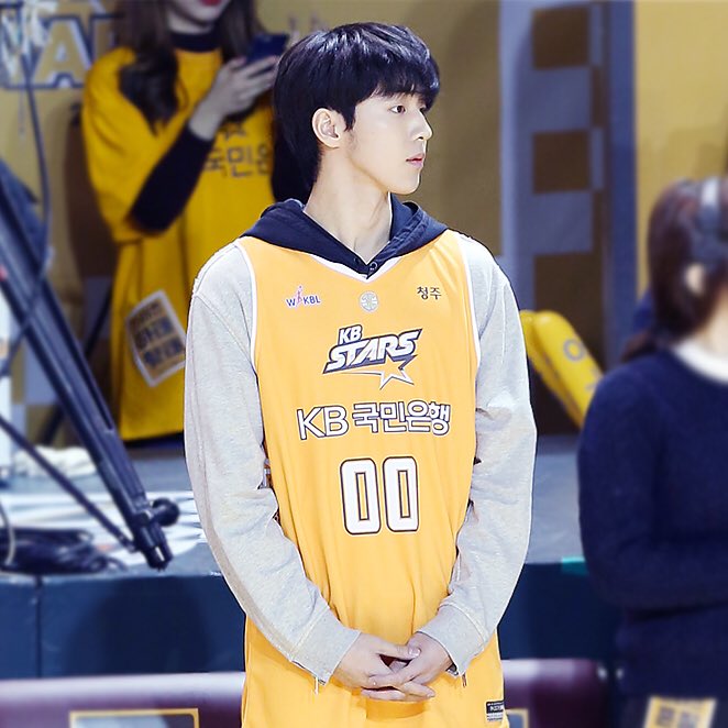 skawngur_com's tweet photo. 170312 KB스타즈 in 청주 시구🏀
you're my sunshine!

#남주혁 #南柱赫 #NAMJOOHYUK #ナムジュヒョク
#tvn #하백의신부 #YG #YGSTAGE https://t.co/czlLz7De0N