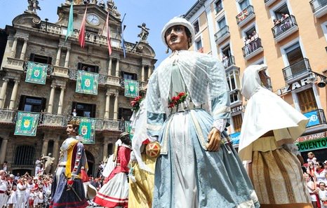 naiz_iruindarra's tweet photo. El Consistorio prorroga el contrato con la Asociación Cultural Gigantes de Iruñea https://t.co/qxIAGEhjA6 https://t.co/tDhgh8Aj40