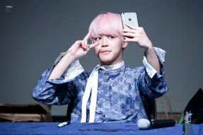 JIMIN_bts_night's tweet photo. #아미트친소
@Army_Intimacy @BTS_friend 

(트친소 재미 들림..ㅋㅋㅋ)

🌌02짐올수니 밤임미댜💘
🌌아무거나 하는 새럼💘
🌌잡담 사담 욕트 많아료💘
🌌치대주고 마구 들이대주세요💘
🌌알티 잡으러 가료💘 https://t.co/J8YPiTTmuA