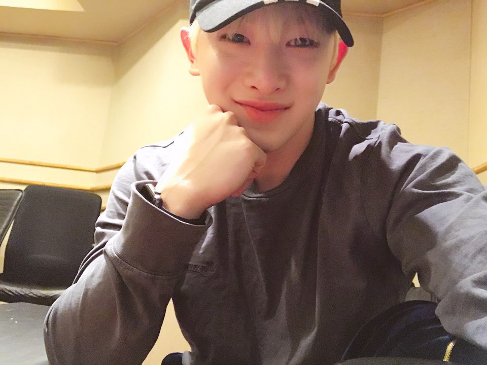 OfficialMONSTAX's tweet photo. [#원호] 잠들면 내꿈꾸고💋매일이 화이트데이처럼 우린 달콤하니까 ~잘자 https://t.co/wDypIaGVMz