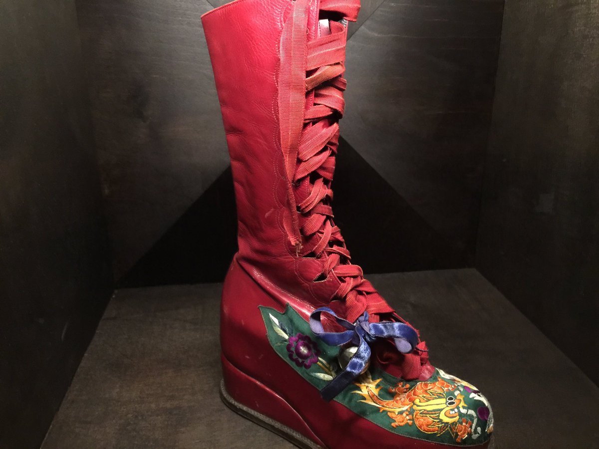 frida kahlo boots