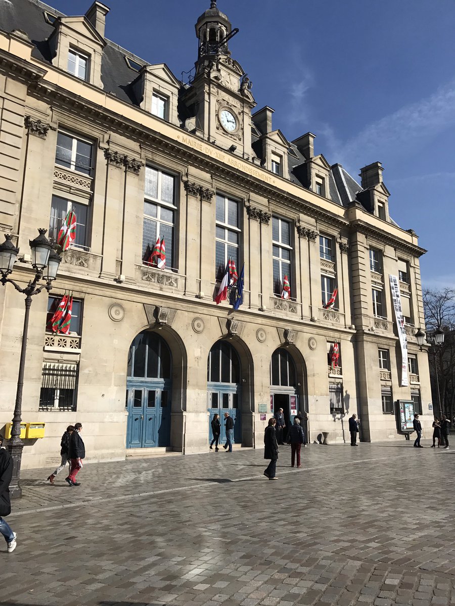 mairiedu13's tweet image. Ce week-end si vous n'allez pas au Pays basque..Venez à Place d'It!Merci @anousparis : Paris en mode basque dans la sélection de la semaine!