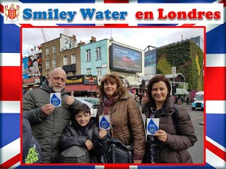 SmileyWater's tweet photo. #Smileywater continúa viajando por el mundo, en este caso Londres. Gracias Rosa, Carlos, Adrián, Susana y José Luis. @feijoozorelle @Mjnovo https://t.co/WcM9dS1lph