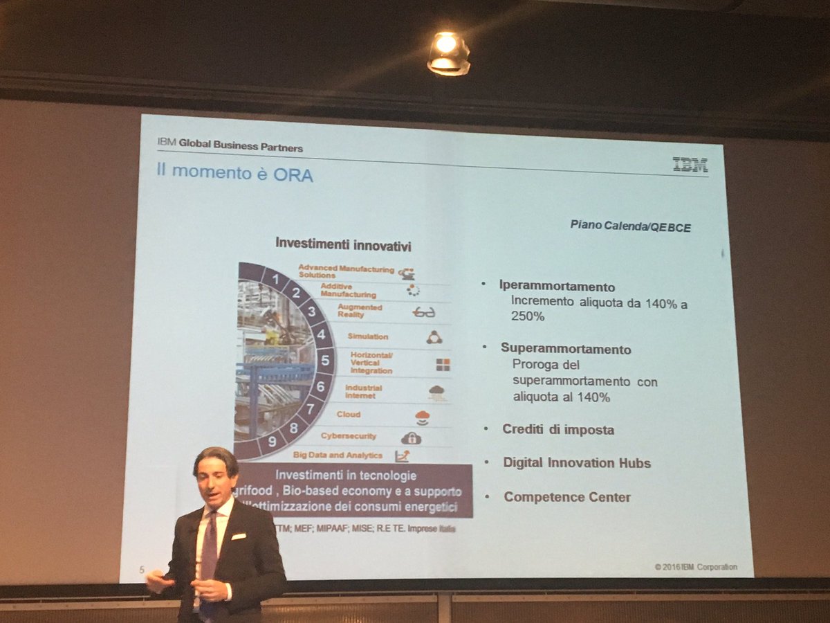 TorresaniB's tweet photo. #ibmbplc @sterebattoni illustra le opportunità di #Industria40 x l'ecosistema. Il momento è ora. La trasformazione xó richiede competenze https://t.co/JgFxnsEwas