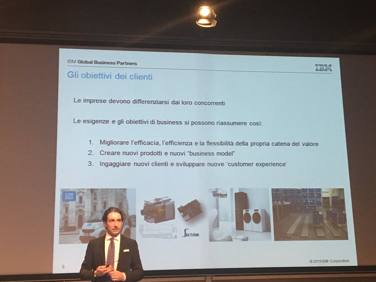 TorresaniB's tweet photo. #ibmbplc @sterebattoni illustra le opportunità di #Industria40 x l'ecosistema. Il momento è ora. La trasformazione xó richiede competenze https://t.co/JgFxnsEwas