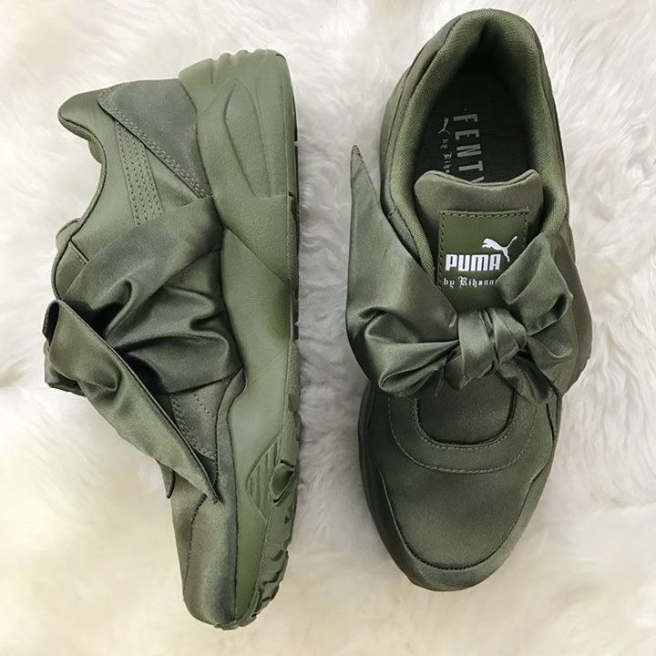 Rhiphopbehind's tweet photo. @rihanna finally releases her very feminie #FENTYxPUMA  shoes and we 💖 them .. 💖 @kanyewest but these R way hotter than the yeezy's https://t.co/Ga9ThoEJwF