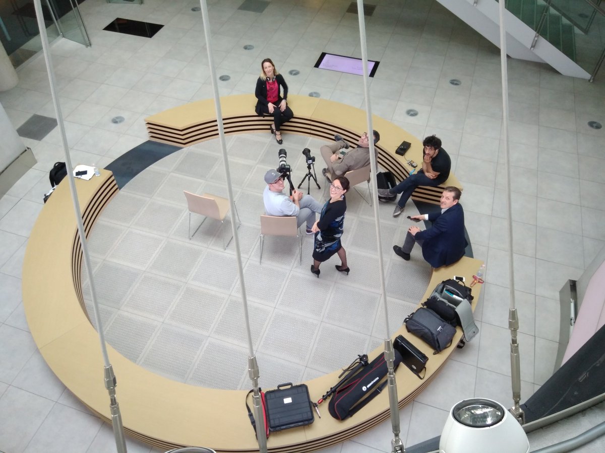 PrjCommunity's tweet photo. Nuovo video con @HP_Italia e @VirginieMClaeys: backstage in @PrjCommunity #HPEliteX3 #Mobility #smartworking @Digital4_biz @MarcoLorux https://t.co/tX7PjrqcpL