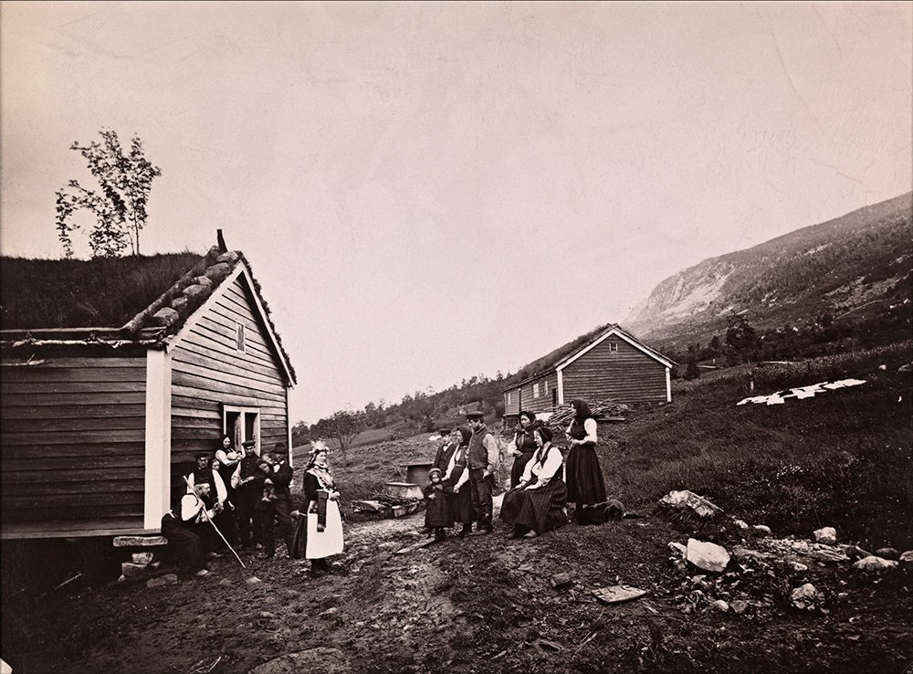 Reis tilbake i tid gjennom linsa til Bergens første fotograf og se hvordan Norge så ut på 1800-tallet ow.ly/BFP1309Tt3c