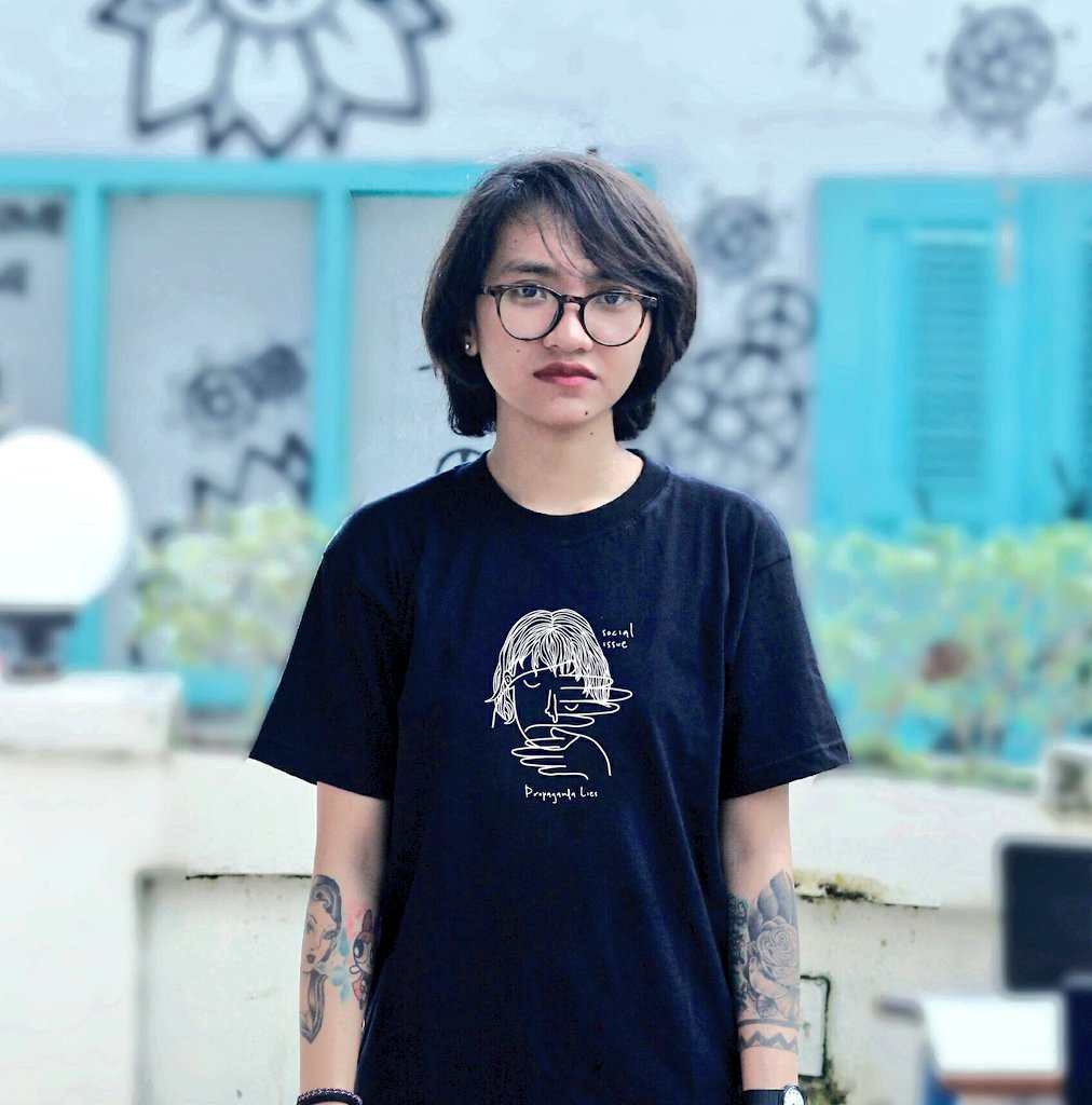 Social issue about propaganda lies
True story on tees. Get this now limited edition