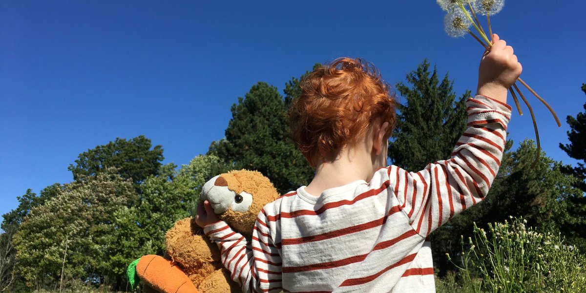 HuffPostFamily's tweet photo. How to answer "Where did he get that red hair?" (from @trysnackdinner) https://t.co/bFaJi1dxBc https://t.co/tou2w4Jcu5
