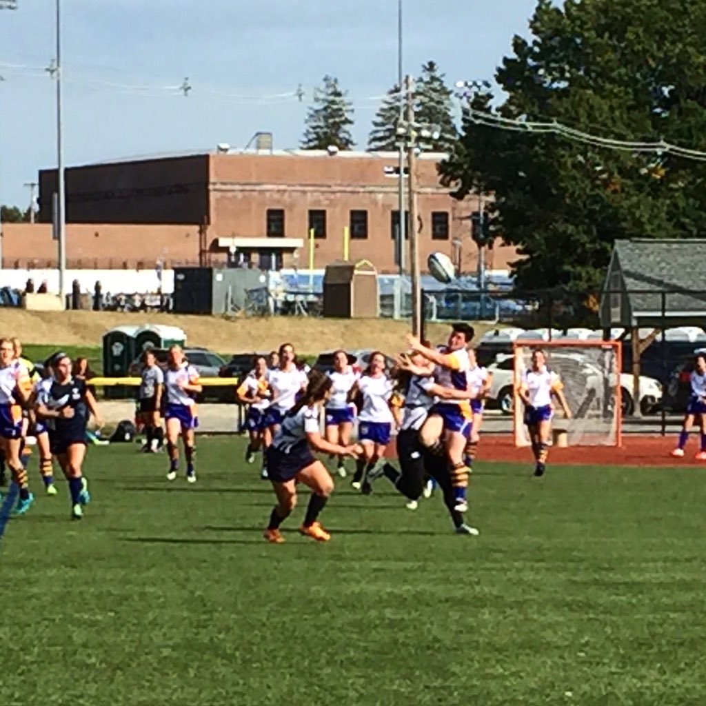 Sometimes the other team loves us so much they give us hugs in the air 🤗 #saturdaysarugbyday #rugby #hugs