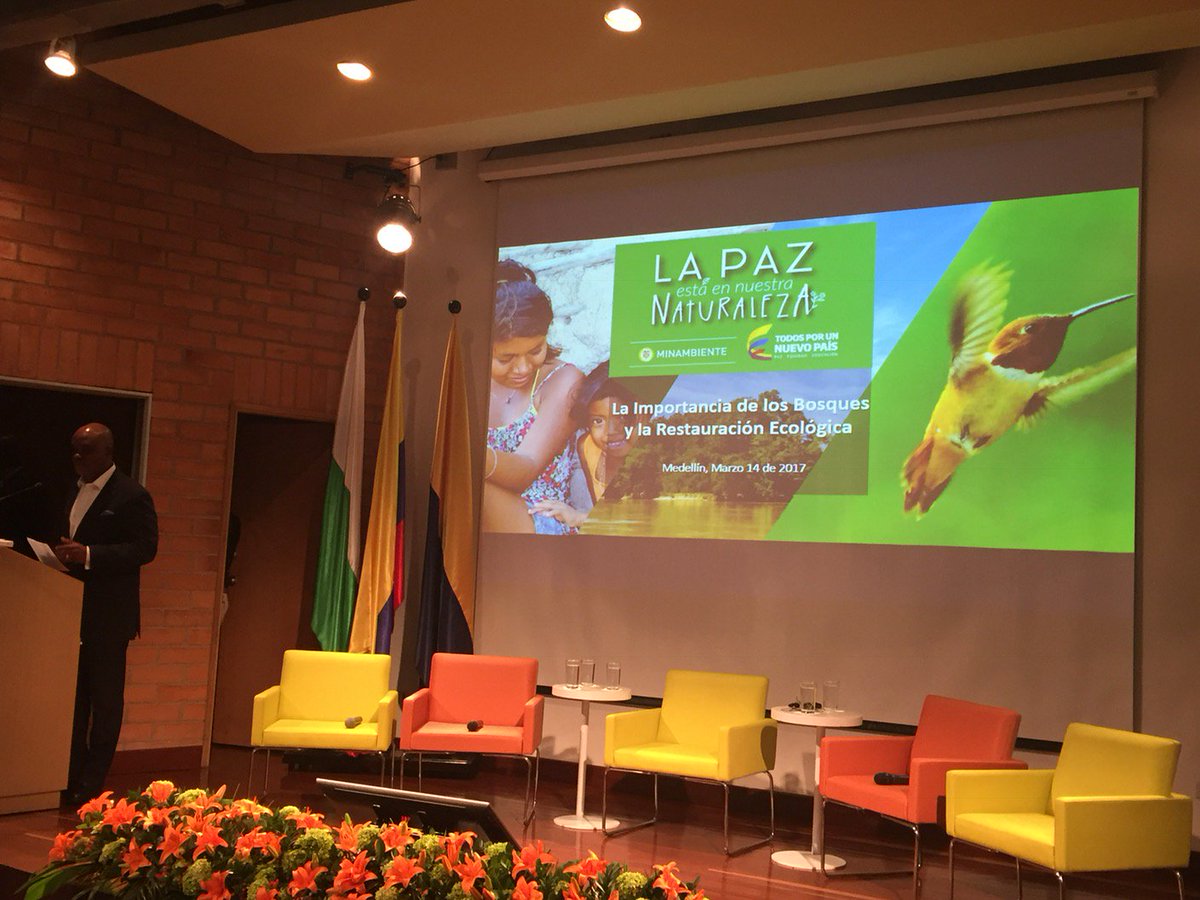 MariaIsabelAra6's tweet photo. En el evento la Importancia de los bosques y la restauración ecológica en Eafit. https://t.co/5KXeInqbS3