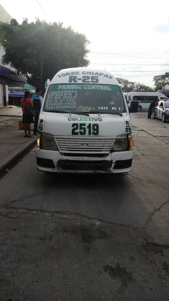 SSPyTMTuxtla's tweet photo. Por denuncia ciudadana colectivo de la ruta 25 es infraccionado por maltrato al usuario. 

#SeguridadVial https://t.co/mCsLUvyQ0p