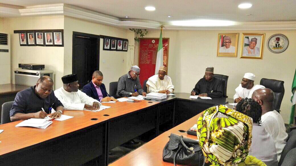 estherclimate's tweet photo. Hon Minister of State @iujibril chairs the #NDCleanUP handing over event at @FMEnvng HQ. #Progress on the #UNEPReport Implementation https://t.co/zu32sHKKnY