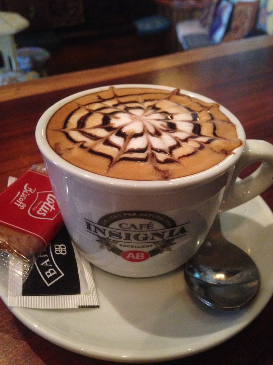 Un cafelito para este frío? ☕️🤧 #Coffee #cafetarifaloungebar #sevilla