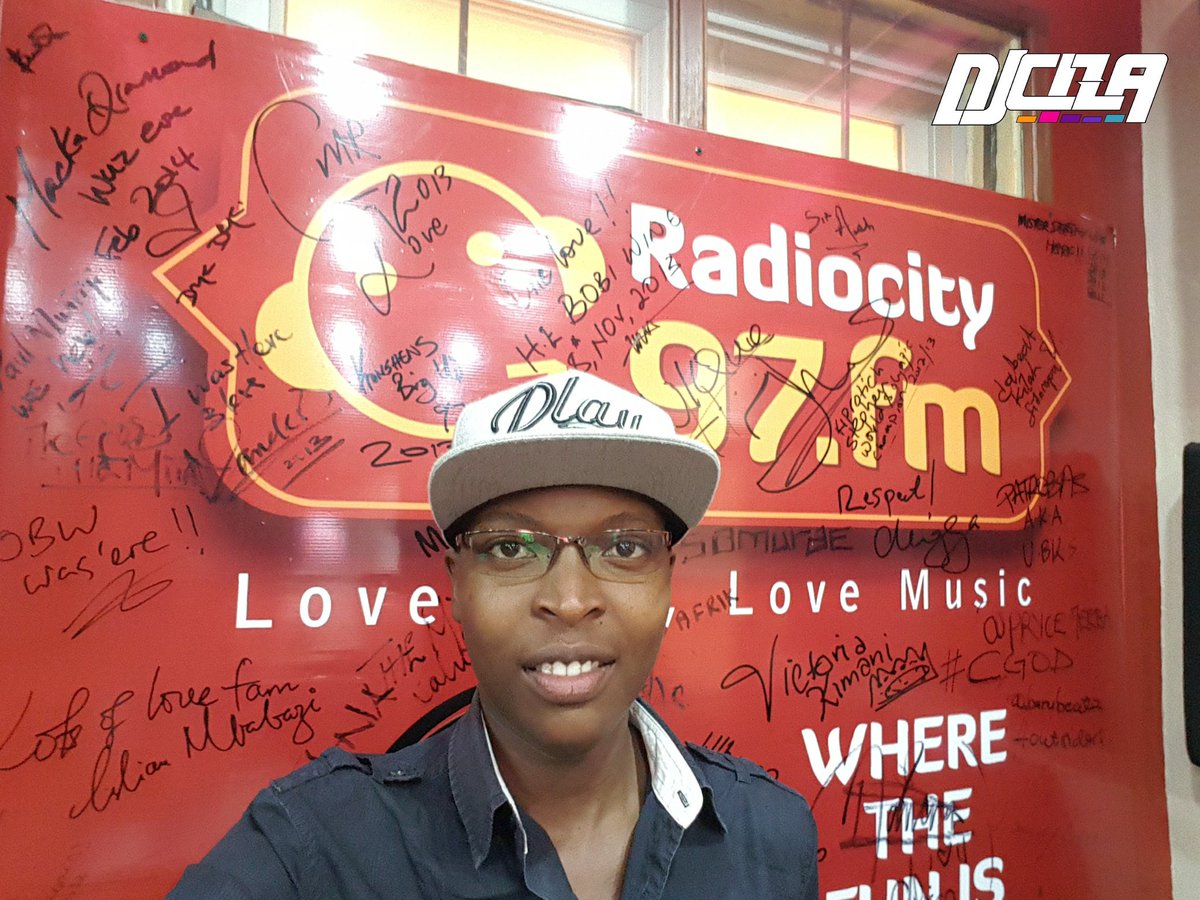 mwalye_joel26's tweet photo. Going live &amp; direct at @97fmRadiocity longside @missdeedan x @kellamckenzie from 6pm 📻 Jam online 🌍 https://t.co/0Qw167lL59 #JamFloorFillers https://t.co/DW2IwzvVZb