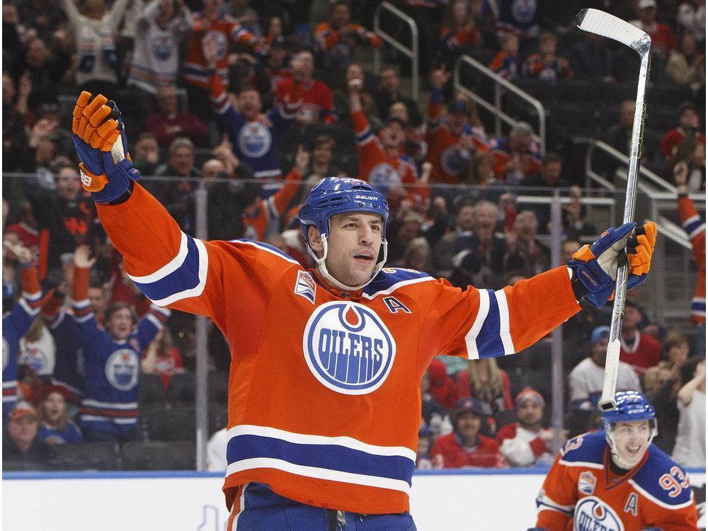 edmontonjournal's tweet photo. Veterans telling fellow #Oilers to enjoy the bumpy ride https://t.co/72e4cs0O0e #yeg https://t.co/Co61Vuksvu
