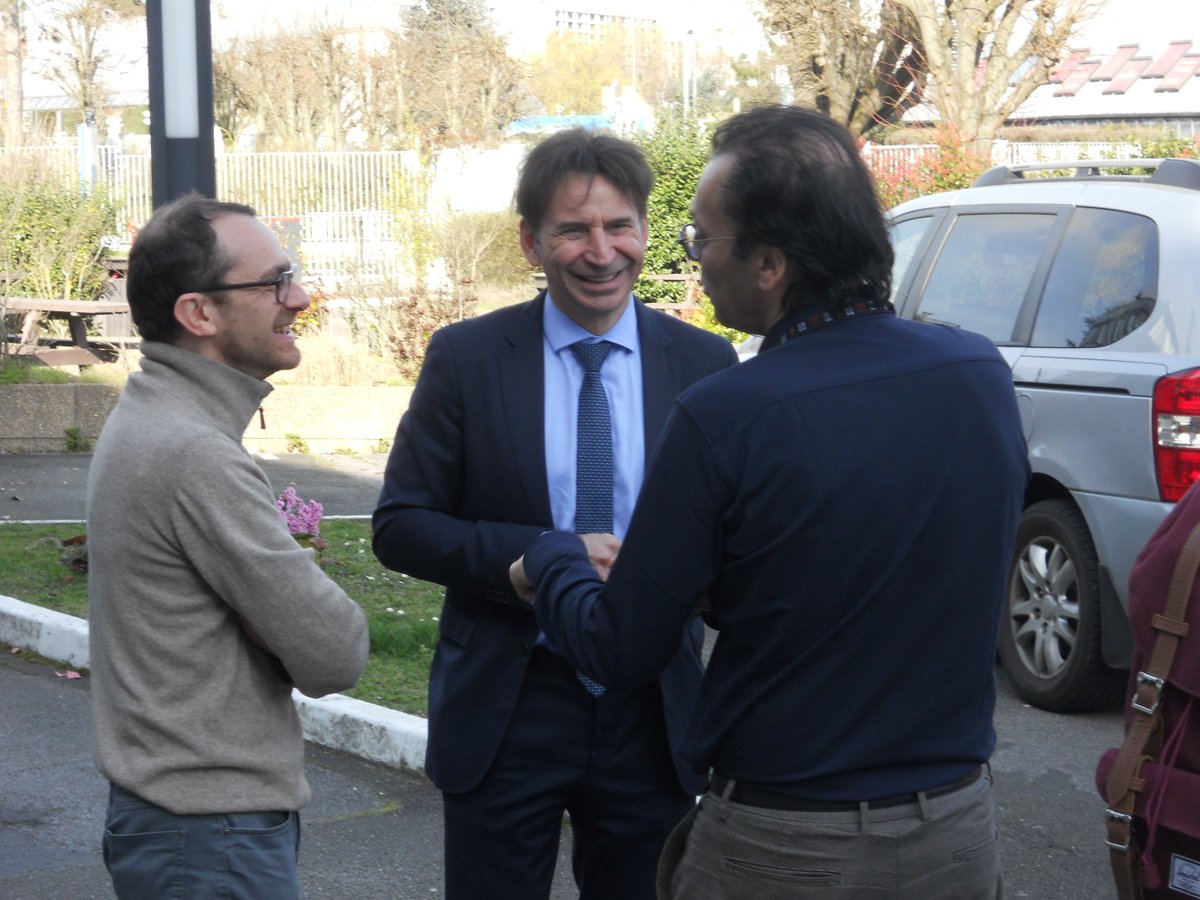 Lancé ce 14/03/2017 à <a href="/uvsq/">UVSQ</a> #Vélizy,  <a href="/samfaitrouler/">Sam Fait Rouler</a> pour le #handiroadtrip avec les partenaires, du maire de <a href="/velizy/">Vélizy-Villacoublay</a> et du Prdt du CEREMH