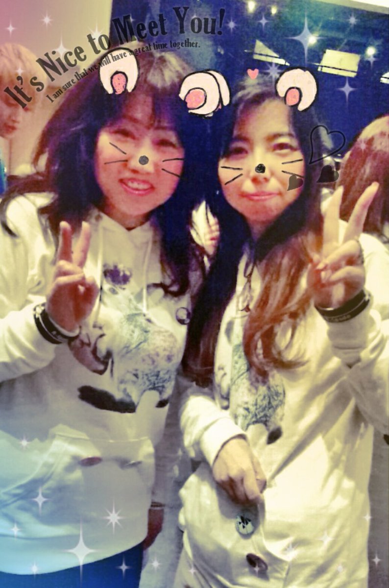 pYkDzB3nDuaK2fe's tweet photo. ちゃそうさ🐰でおそろっち😆

お願いしてちゃそに撮ってもらっちゃった😜

ちゃそ🐰💓ありがとう😊💓

ライブ🎵楽しかったよ👍

#新木場STUDIOCOAST  
#ゆーちゃそ王子 
#YOG  #パーカー  #缶バッチ
#ラバーバンド  #A_spade https://t.co/NY2zWdG8eV