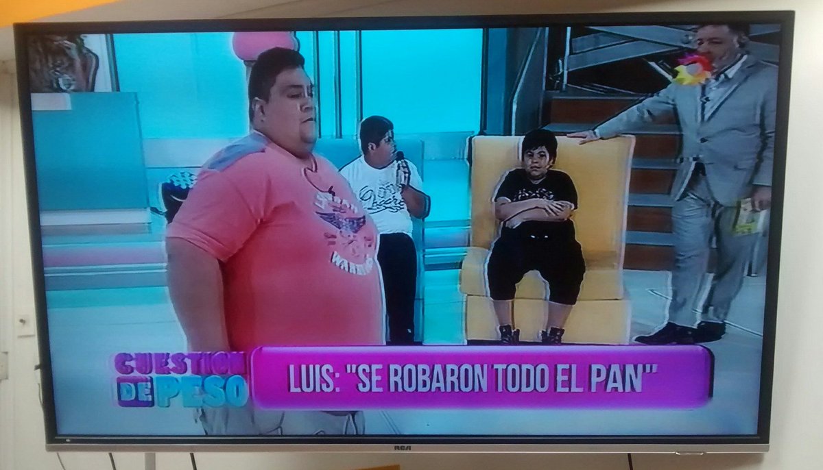 virshysteria's tweet photo. luisito strikes again - @cuestiondepeso #cdpsi https://t.co/3jExdueWYf