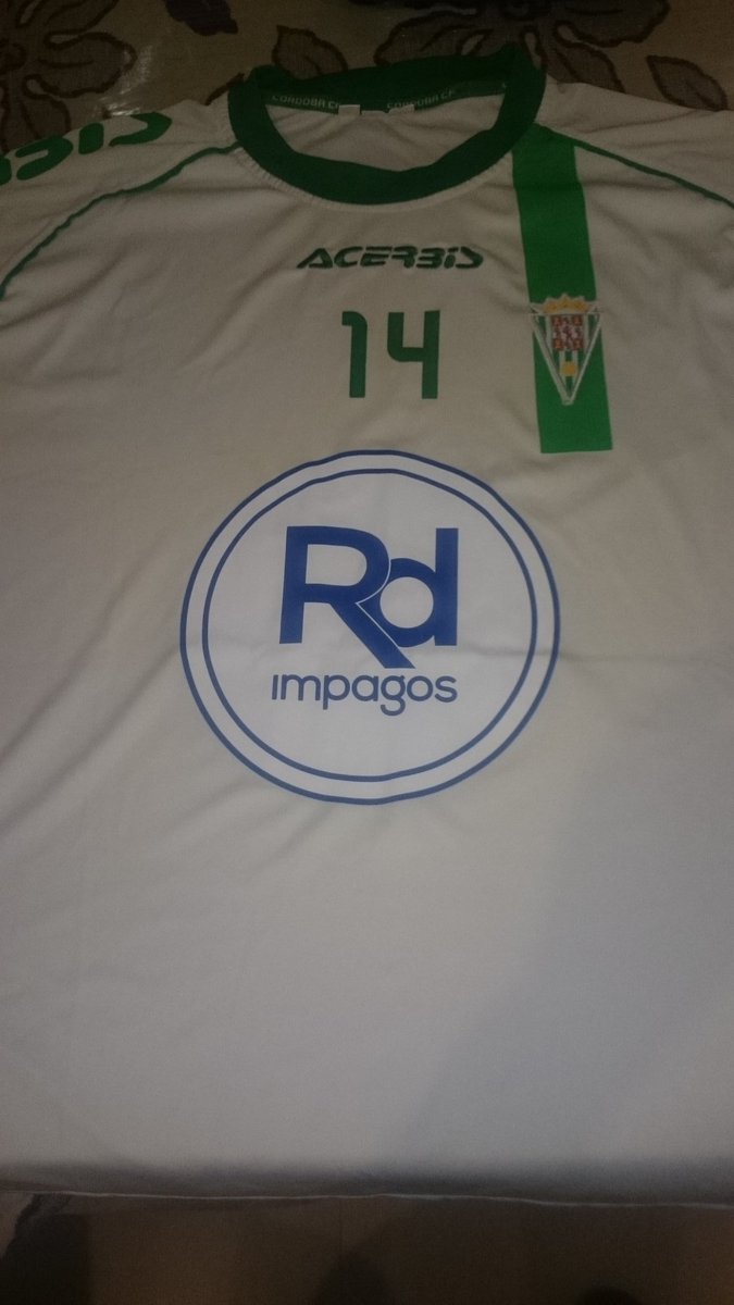 leon_vibora's tweet photo. Pedazooooooo detalle d un crack,eres grande y espero la del ascenso con tu Alba, enorme @RafaGalvez10 https://t.co/5J8W7733ZH