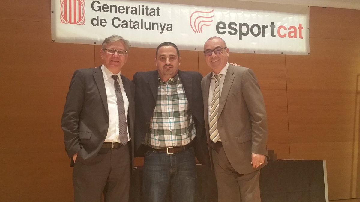 carlesalonso's tweet image. Ja la tinc. Anava darrera d&apos;ella fa temps. Un luxe, un honor, un privilegi, un orgull mestres. #premsapower #protocolpower #chicospacasitodo