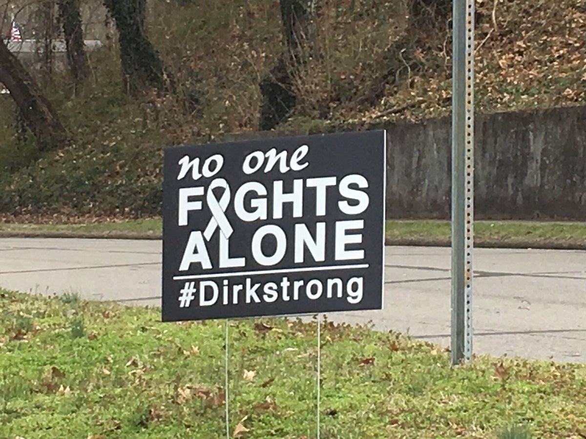 teamdraft's tweet photo. So much love in Williamstown, WV for #DirkStrong #changingthefaceoflungcancer #SuperBowlChallenge @OSUCCC_James @LUNGevity #LCSM https://t.co/UrhCZJ2ee5