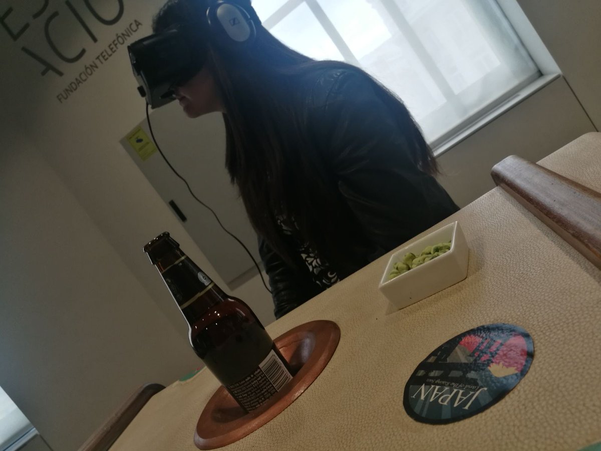 hernandezeat's tweet photo. VR + cata de cervezas = experiencia diferente! Vaya mezcla de @SanMiguel usando #RealidadVirtual en su marketing! #TheVRDate :) https://t.co/9zU9kFaUsK