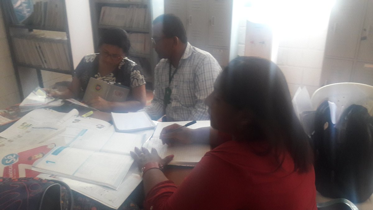 marthaligia151's tweet photo. CDA tercer grado, estrategias de mejoramiento de fluidez y comprensión, la transformación es posible@Mineducacion @vahumadamedina @lpuellol https://t.co/VTsDqPf89u