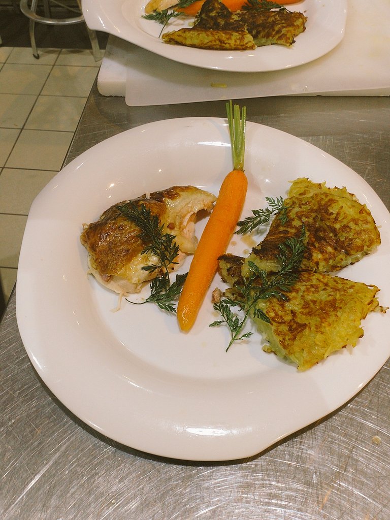 jultissot's tweet photo. #MotoCookingChallenge notre plat ! https://t.co/LihjbyCbEb